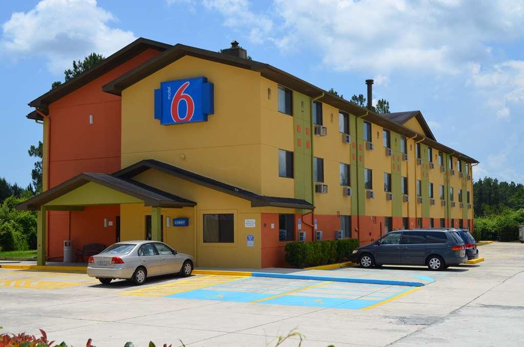 Motel 6 - Newest - Ultra Sparkling Approved - Chiropractor Approved Beds - New Elevator - Robotic Massages - New 2023 Amenities - New Rooms - New Flat Screen Tvs - All American Staff - Walk To Longhorn Steakhouse And Ruby Tuesday - Book Today And Sav Kingsland Exterior foto